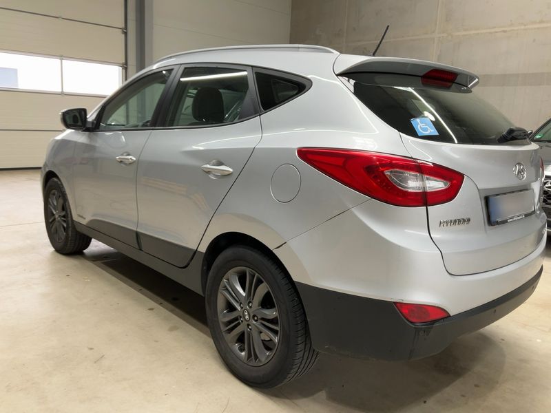 Hyundai ix35 2.0 CRDi FIFA World Cup Edition AWD 2015 – снимка 6