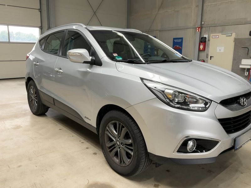 Hyundai ix35 2.0 CRDi FIFA World Cup Edition AWD 2015 – снимка 12