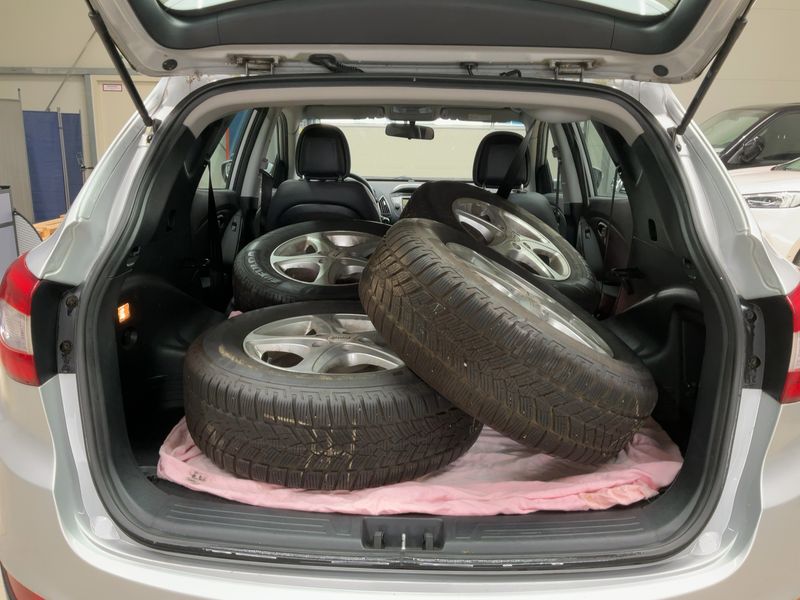 Hyundai ix35 2.0 CRDi FIFA World Cup Edition AWD 2015 – снимка 16