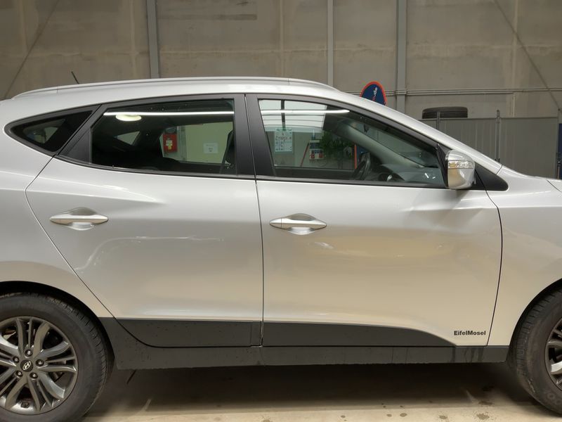 Hyundai ix35 2.0 CRDi FIFA World Cup Edition AWD 2015 – снимка 10