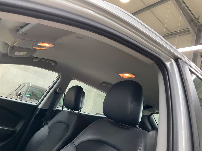 Hyundai ix35 2.0 CRDi FIFA World Cup Edition AWD 2015 – снимка 27