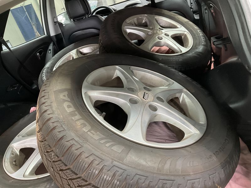Hyundai ix35 2.0 CRDi FIFA World Cup Edition AWD 2015 – снимка 15