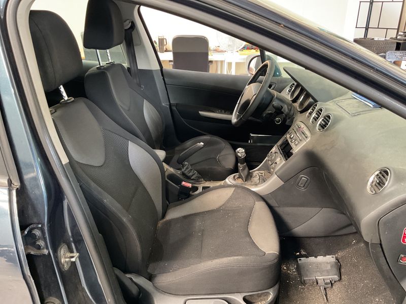 Peugeot 308 1.6 HDi Active 2012 – снимка 3