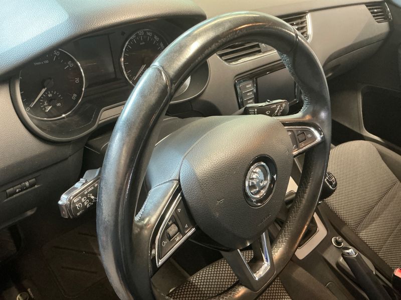 Skoda Octavia 1.4 TSI Ambition 2015 – снимка 25