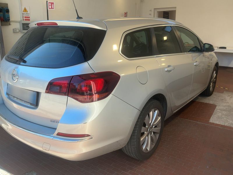 Opel Astra 2.0 CDTI Cosmo 2014 – снимка 8