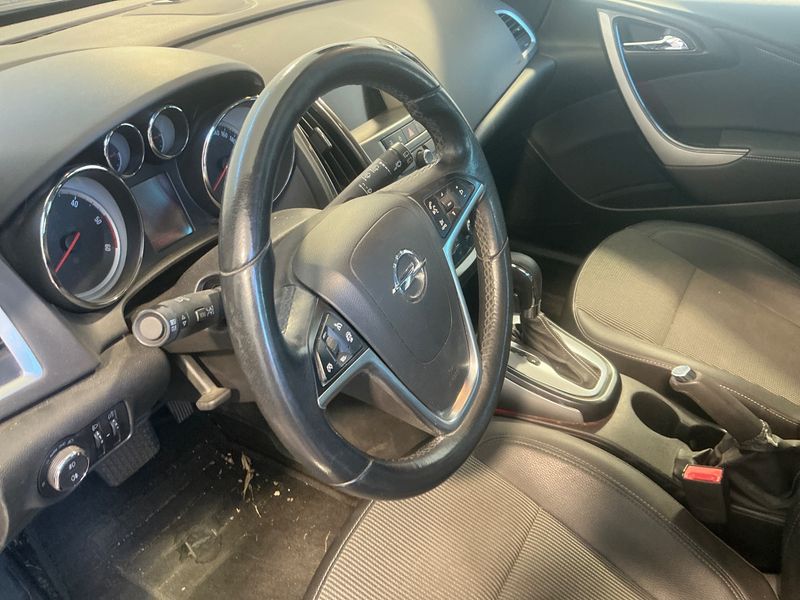 Opel Astra 2.0 CDTI Cosmo 2014 – снимка 22