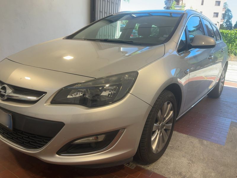 Opel Astra 2.0 CDTI Cosmo 2014 – снимка 2