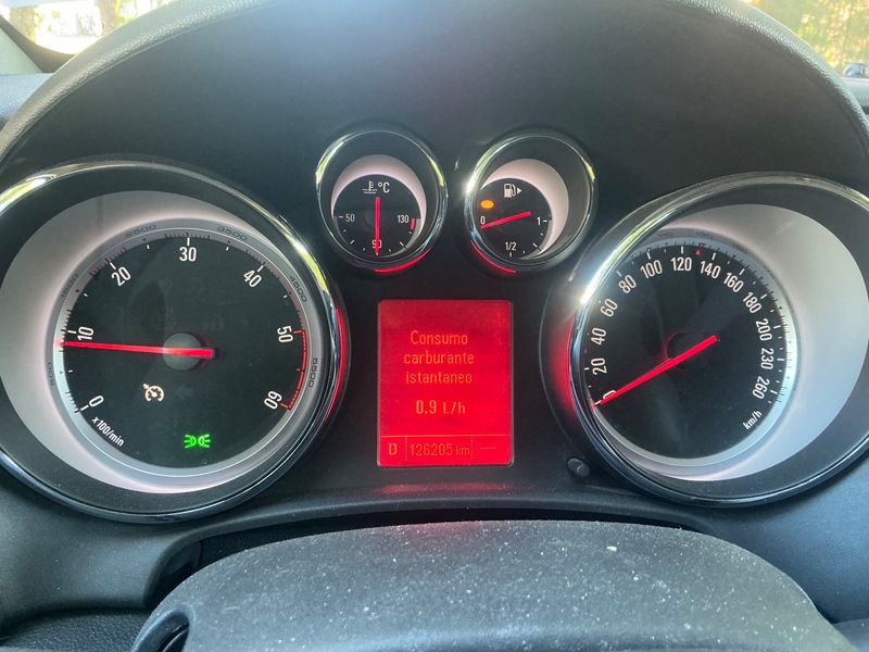 Opel Astra 2.0 CDTI Cosmo 2014 – снимка 18