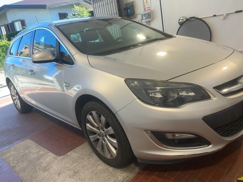 Opel Astra 2.0 CDTI Cosmo 2014 – снимка 12