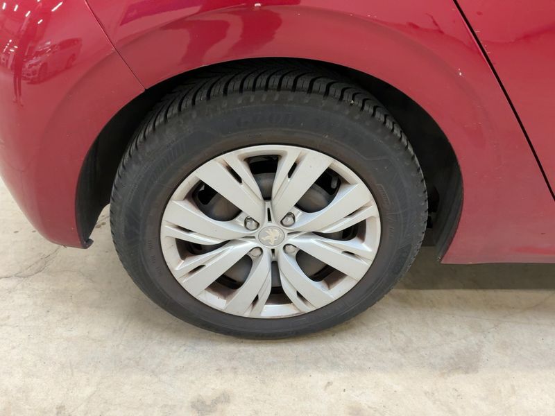 Peugeot 208 1.4 VTi Active 2012 – снимка 9