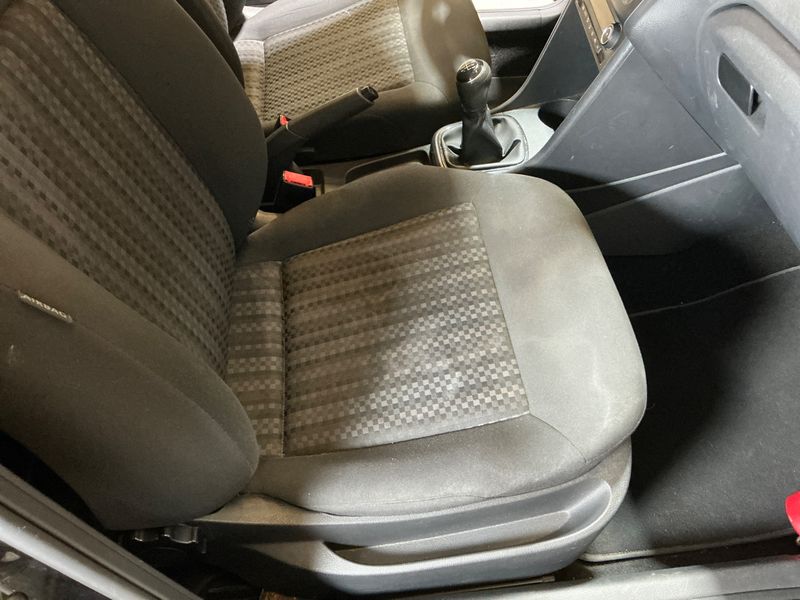 Volkswagen Polo 1.4 TDI Trendline BlueMotion Tech 2015 – снимка 28