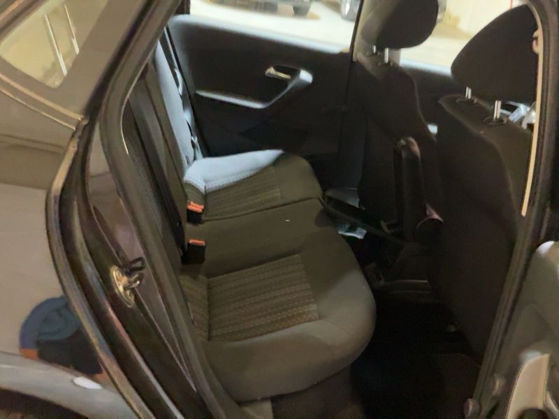 Volkswagen Polo 1.4 TDI Trendline BlueMotion Tech 2015 – снимка 19