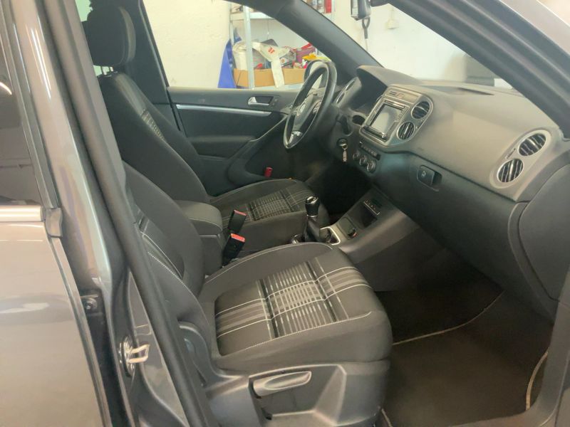 Volkswagen Tiguan 2.0 TDI Lounge Sport & Style BlueMotion Tech 2016 – снимка 16