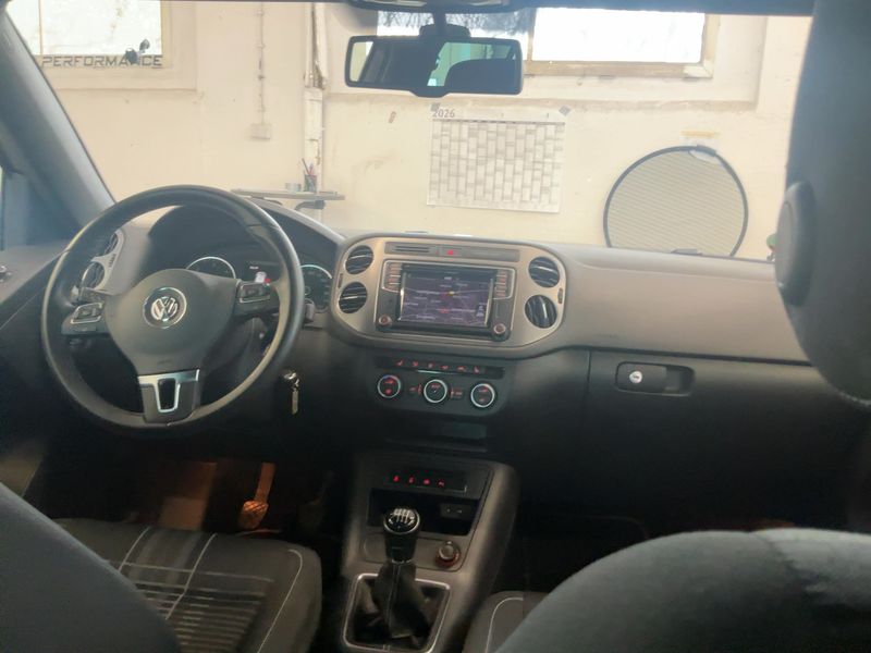 Volkswagen Tiguan 2.0 TDI Lounge Sport & Style BlueMotion Tech 2016 – снимка 17