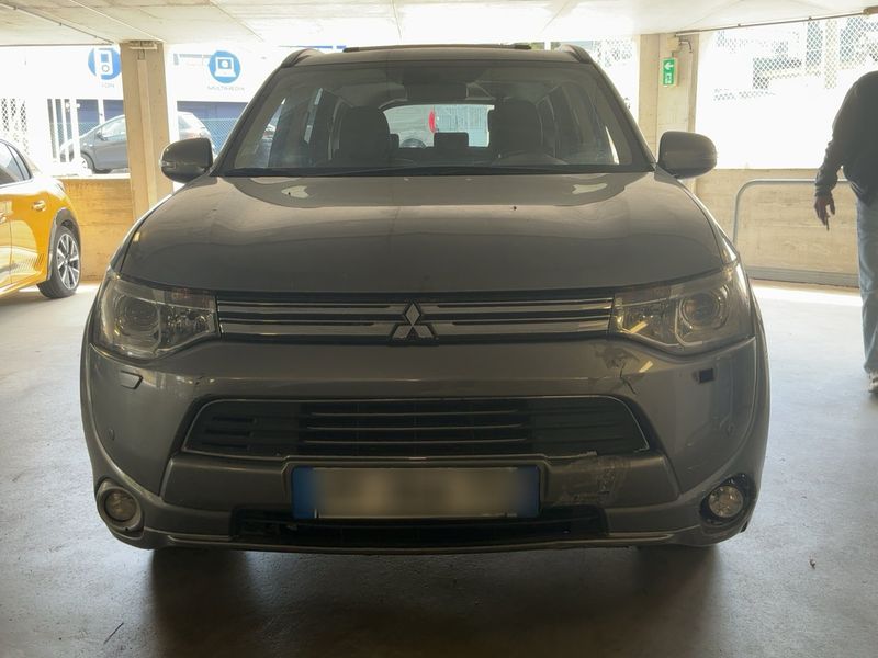 Mitsubishi Outlander 2.0 PHEV PHEV Intense 4WD 2013 – снимка 14