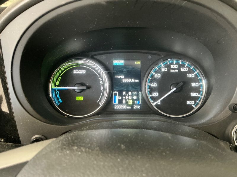 Mitsubishi Outlander 2.0 PHEV PHEV Intense 4WD 2013 – снимка 18