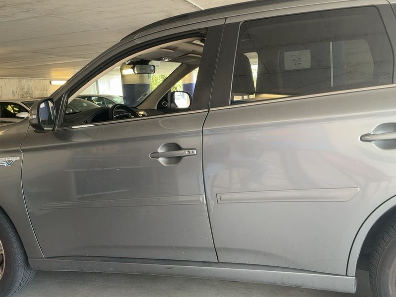 Mitsubishi Outlander 2.0 PHEV PHEV Intense 4WD 2013 – снимка 4