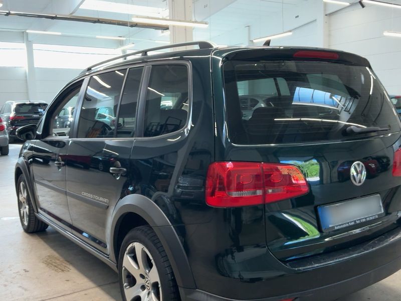 Volkswagen Touran 2.0 TDI CrossTouran 2012 – снимка 6