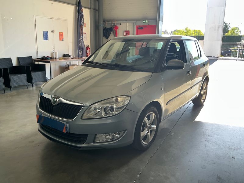 Skoda Fabia 1.6 TDI Ambition 2010 – снимка 1