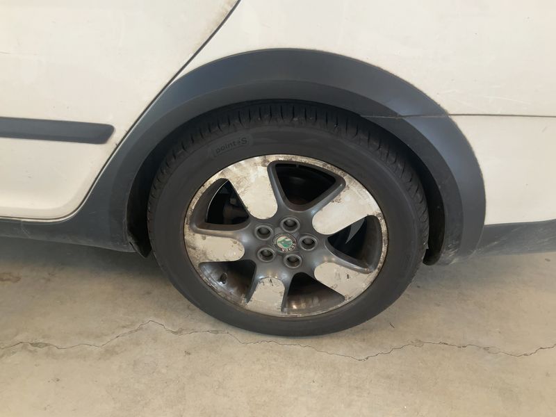 Skoda Octavia 2.0 TDI Scout 4x4 2012 – снимка 5