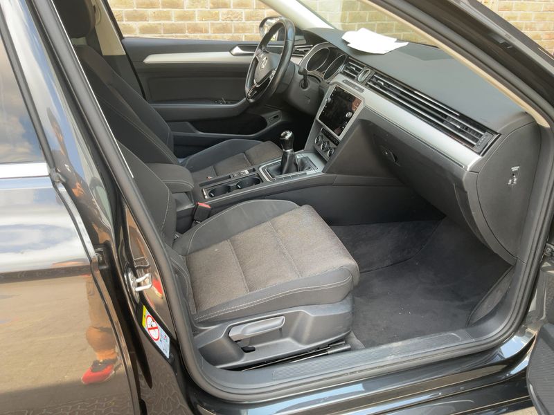 Volkswagen Passat 1.6 TDI Comfortline BlueMotion Tech 2018 – снимка 16