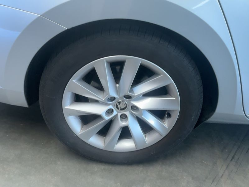 Skoda Superb 2.0 TDI Premium Edition 4x4 2019 – снимка 9
