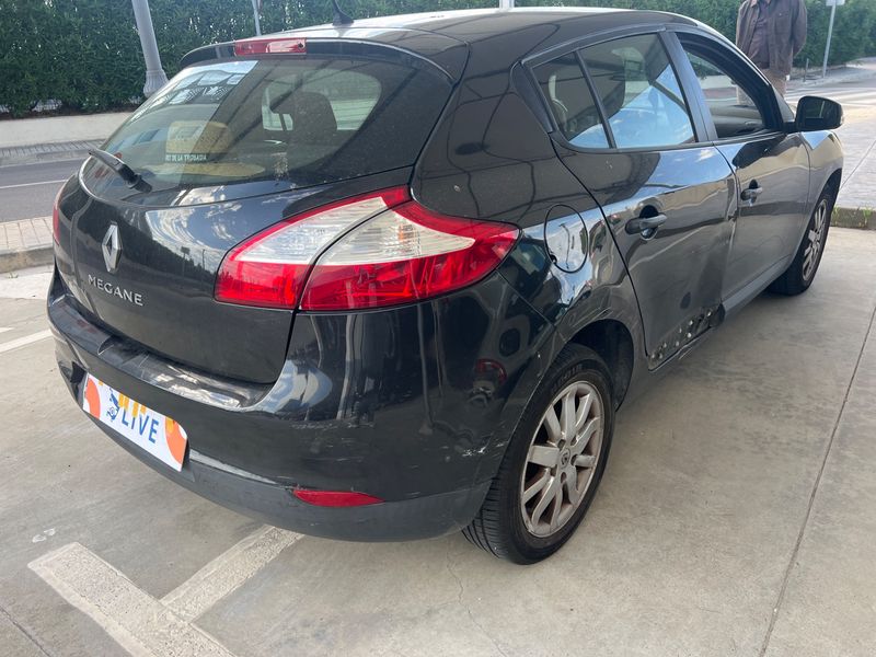 Renault Megane 1.6 Authentique 2010 – снимка 2