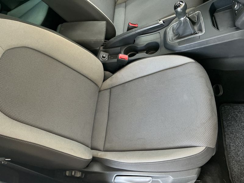 Seat Ibiza 1.0 TSI Style 2018 – снимка 38