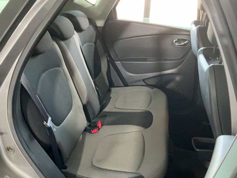 Renault Captur 1.5 dCi Energy Zen 2014 – снимка 19