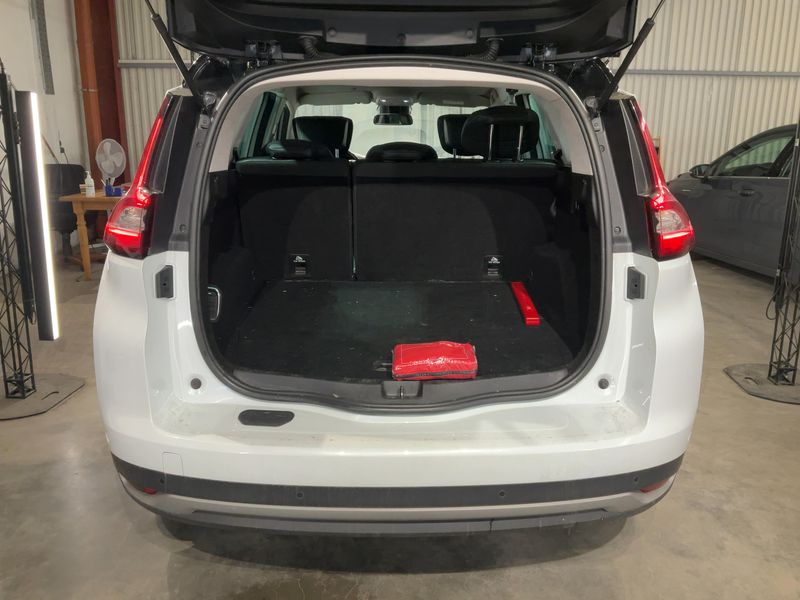 Renault Grand Scenic 1.3 TCe Energy BOSE-Edition 2018 – снимка 15