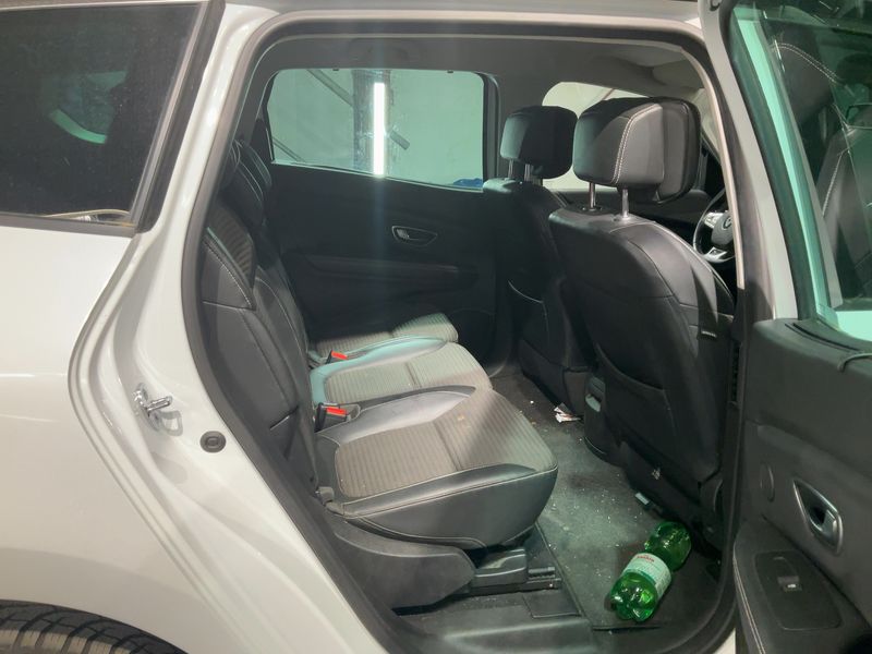 Renault Grand Scenic 1.3 TCe Energy BOSE-Edition 2018 – снимка 19