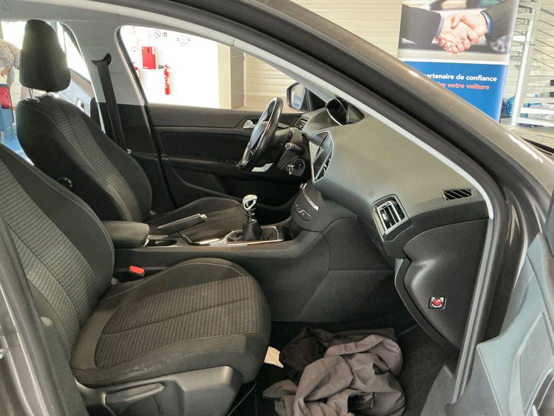 Peugeot 308 1.5 Blue-HDi Active Business 2018 – снимка 16