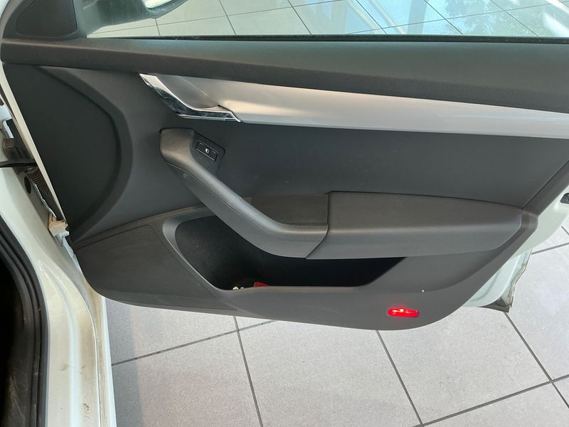 Skoda Octavia 2.0 TDI Elegance 2015 – снимка 27