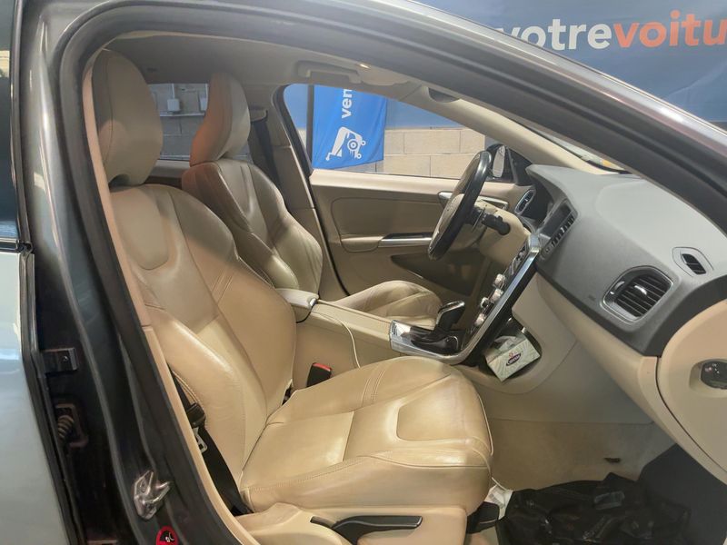 Volvo V60 Cross Country 2.0 D3 Summum 2015 – снимка 16