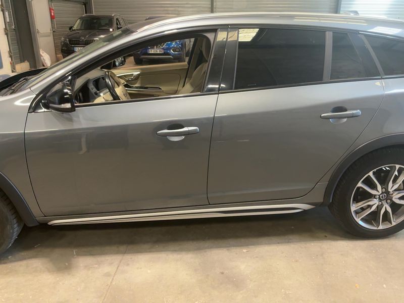 Volvo V60 Cross Country 2.0 D3 Summum 2015 – снимка 4