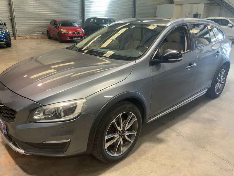 Volvo V60 Cross Country 2.0 D3 Summum 2015 – снимка 2