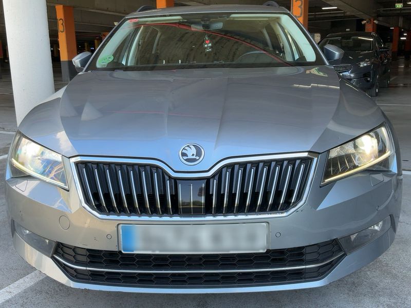Skoda Superb 2.0 TDI SportLine 2019 – снимка 14