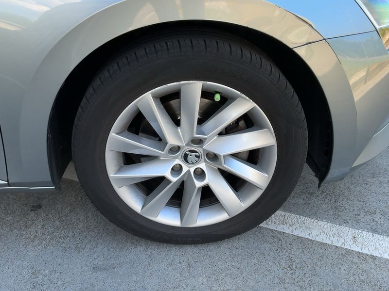 Skoda Superb 2.0 TDI SportLine 2019 – снимка 11