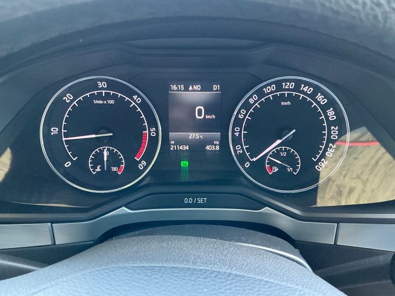 Skoda Superb 2.0 TDI SportLine 2019 – снимка 18