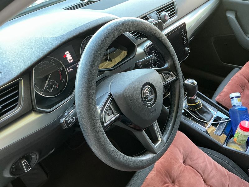 Skoda Superb 2.0 TDI SportLine 2019 – снимка 22