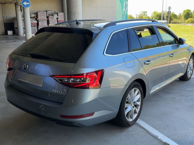 Skoda Superb 2.0 TDI SportLine 2019 – снимка 8