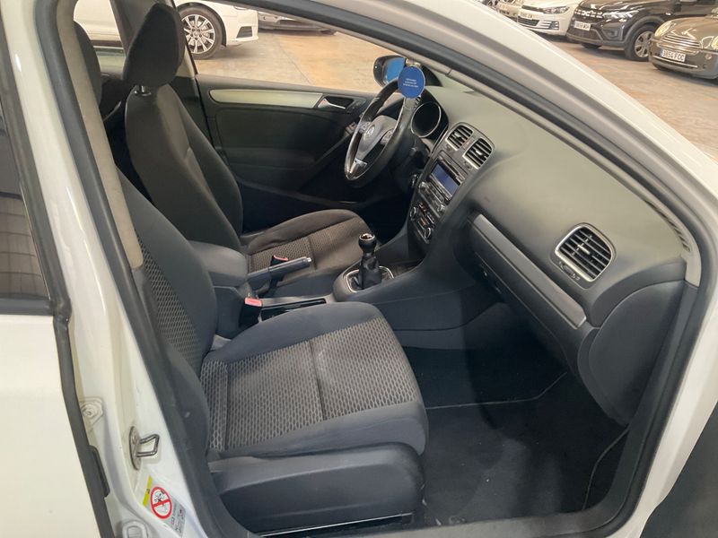 Volkswagen Golf VI 1.6 TDI Advance BlueMotion Tech 2011 – снимка 3