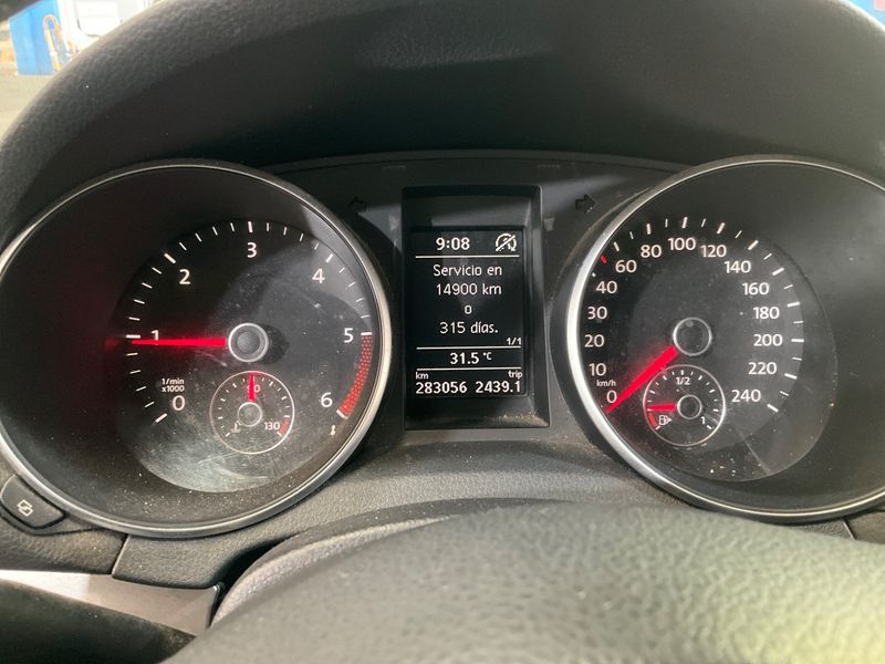 Volkswagen Golf VI 1.6 TDI Advance BlueMotion Tech 2011 – снимка 4