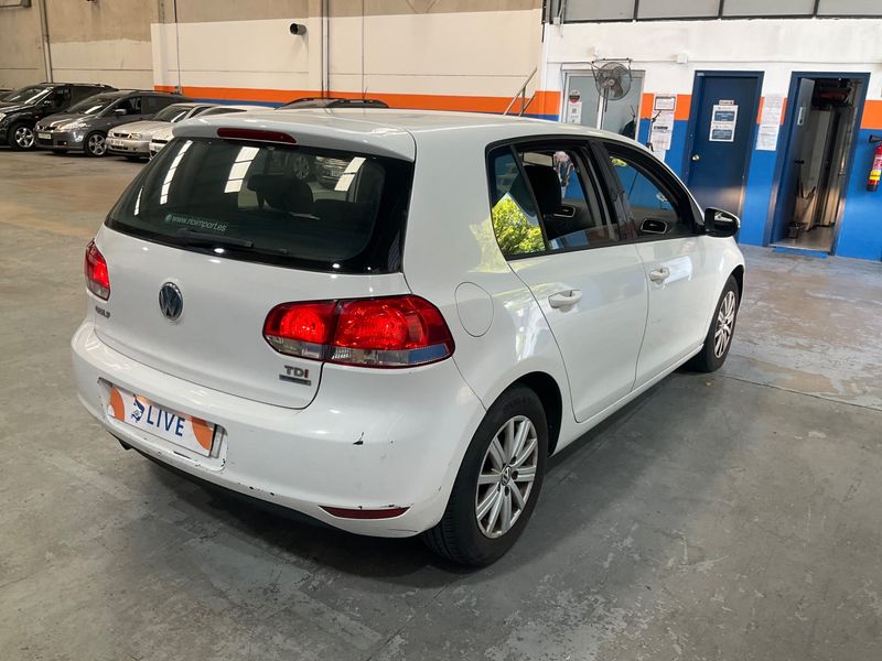 Volkswagen Golf VI 1.6 TDI Advance BlueMotion Tech 2011 – снимка 2