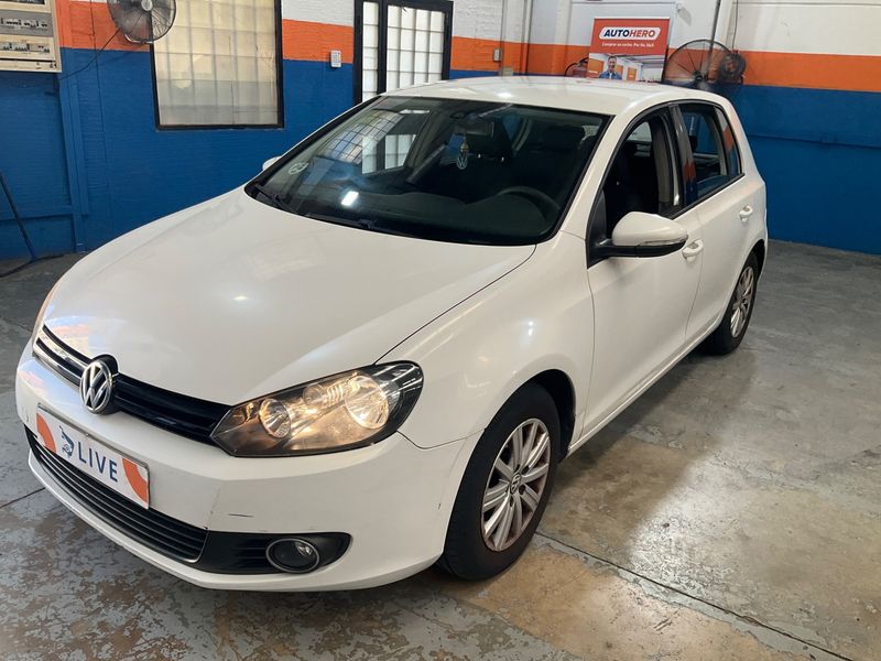 Volkswagen Golf VI 1.6 TDI Advance BlueMotion Tech 2011