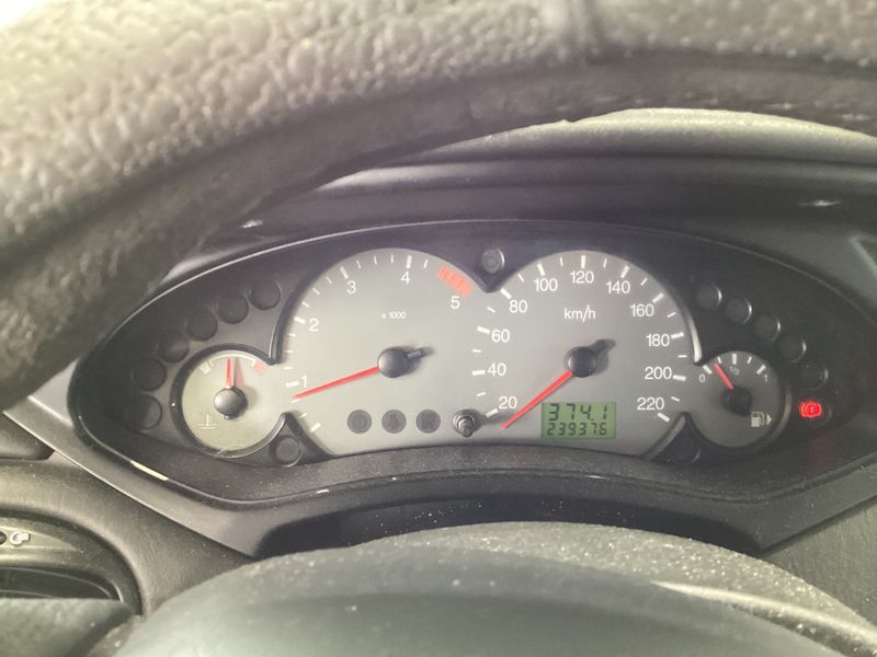 Ford Focus 1.8 TDCi Trend 2004 – снимка 4