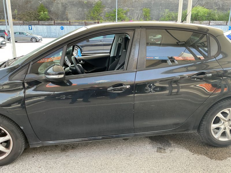Peugeot 208 1.4 HDi Active 2014 – снимка 4