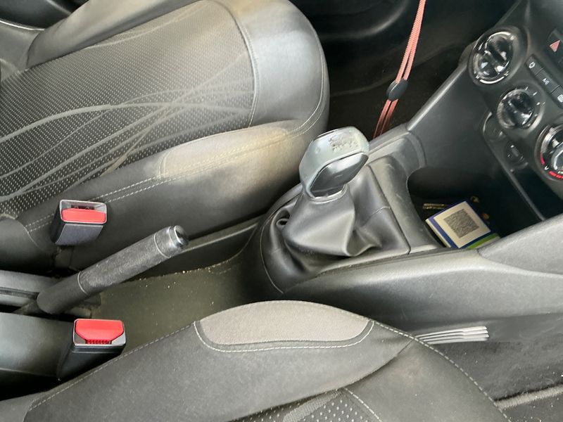 Peugeot 208 1.4 HDi Active 2014 – снимка 25