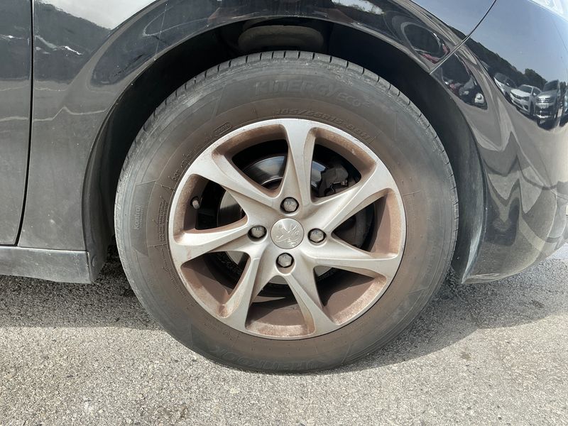 Peugeot 208 1.4 HDi Active 2014 – снимка 11