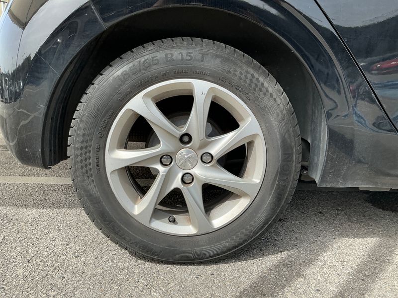 Peugeot 208 1.4 HDi Active 2014 – снимка 9